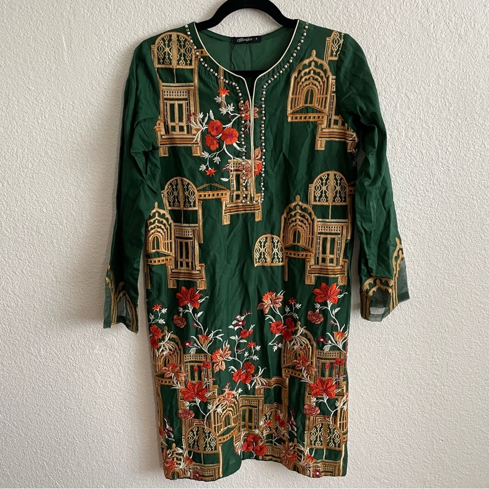 Cross Stitch Women’s Tunic Embroidered Floral Wearable Art Size S